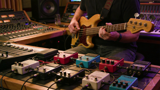 How to Create an Ambient Soundscape With Bass Guitar and Effects Pedals