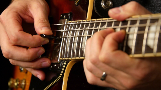 How to Master Hammer-On and Pull-Off Techniques on Electric Guitar: A Complete Guide